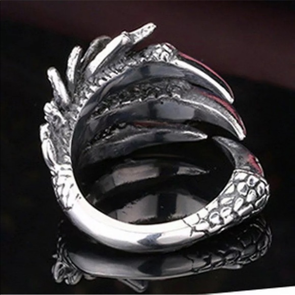 Dragon Talon Claw Ring Novelty - Picture 5 of 7
